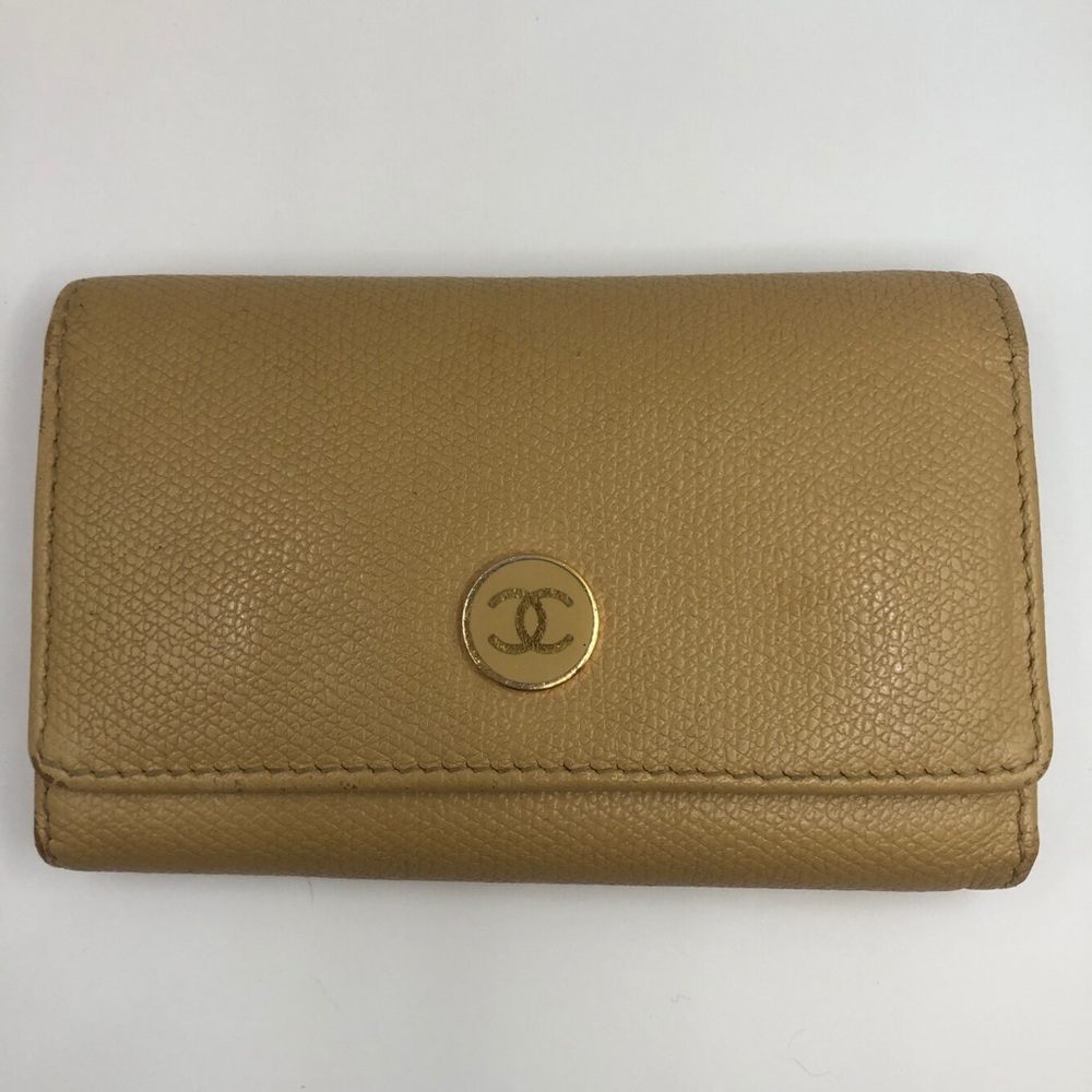 SOLD Budget Choice - Authentic Chanel Coco Button 6-Key Case Gold Hardware